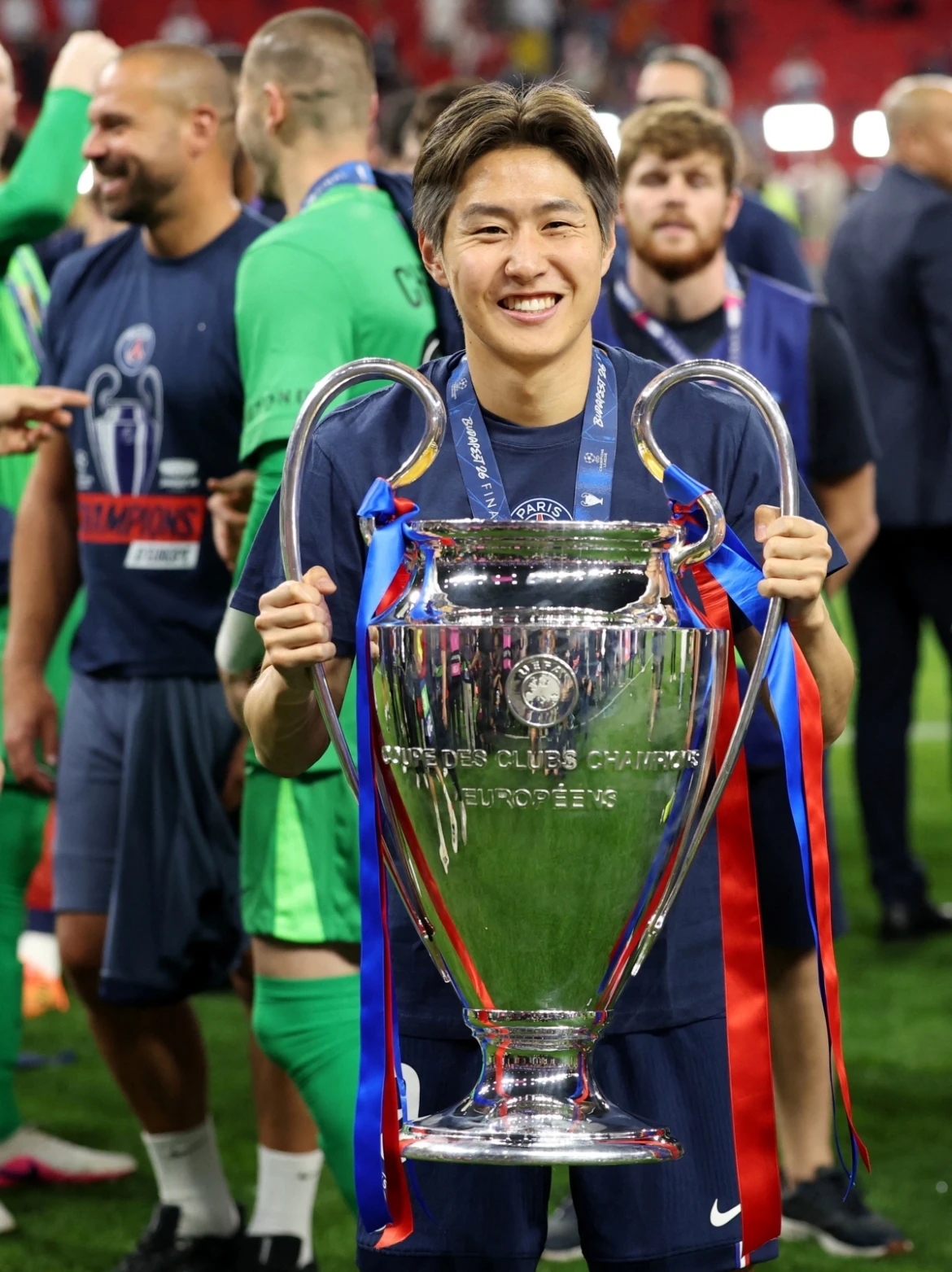lee kang in vuot park ji sung, lap ky luc vo tien khoang hau cho bong da chau A hinh anh 1