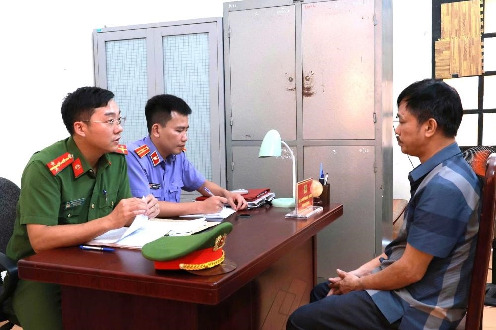 Khởi tố kẻ mua lợn dịch về giết mổ, bán cho tiểu thương nhiều chợ dân sinh