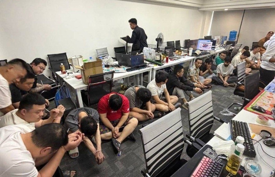 campuchia bat giu hon 5.500 nguoi lien quan den lua dao truc tuyen hinh anh 1