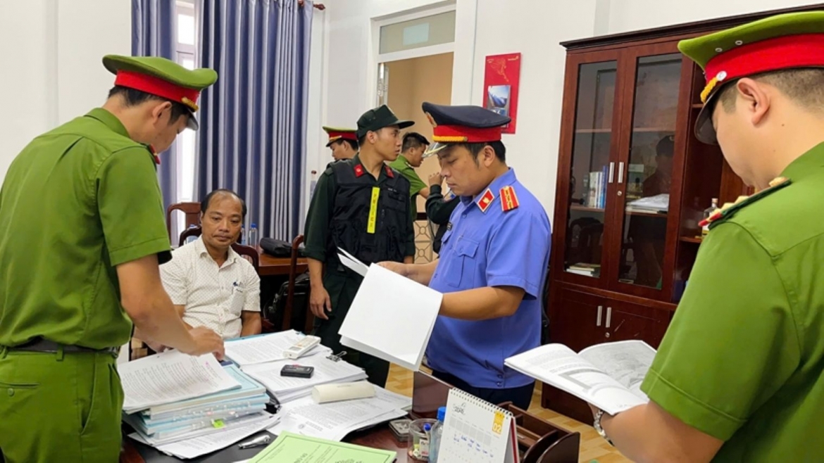 khoi to 8 bi can vu nghiem thu khong trong rung hinh anh 2