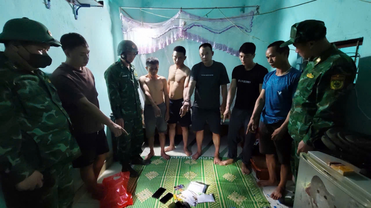 phat hien 6 doi tuong danh bac tai khu vuc cua khau chi ma o lang son hinh anh 1