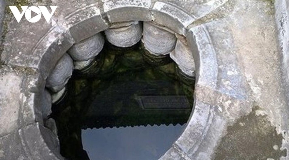 inside ninh binh s over-500-year-old hundred-room pagoda picture 12
