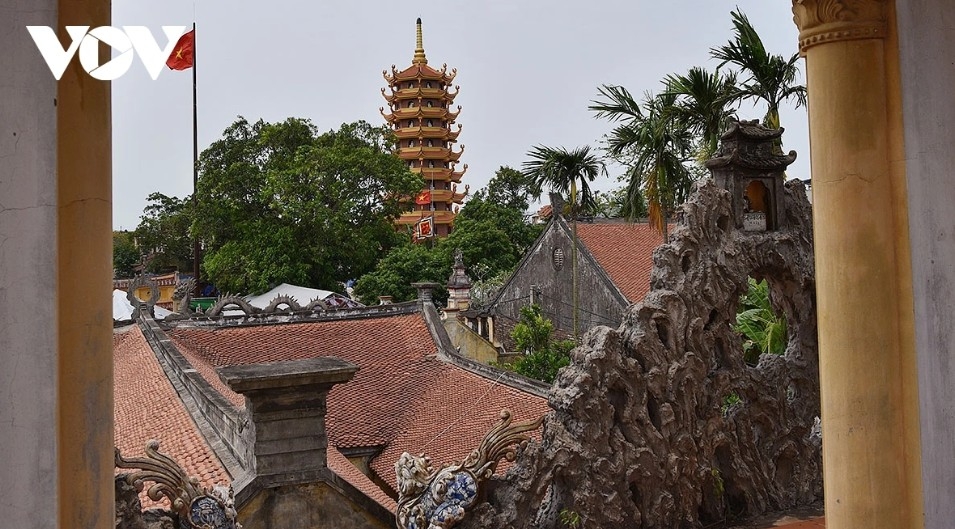 inside ninh binh s over-500-year-old hundred-room pagoda picture 6