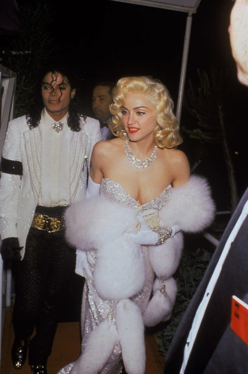 madonna - michael jackson hai quy dao lon va chuong dang do cua lich su nhac pop hinh anh 1