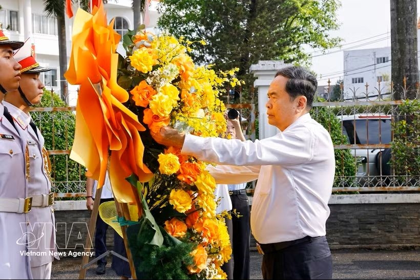 na chairman pays tribute at hoc mon historic site picture 1