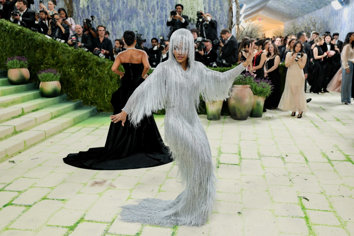 met gala 2026 khi tham do thanh dien dan quyen luc cua thoi trang va nghe thuat hinh anh 9
