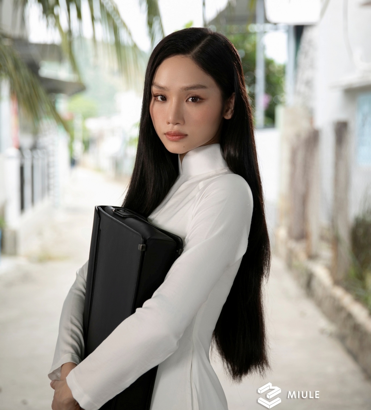 cuoc song kin tieng cua miu le truoc khi vuong nghi an ma tuy hinh anh 3