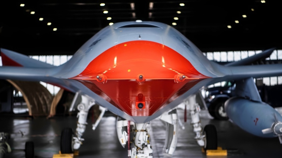 uav tiep dau tren khong mq-25 stingray quan bai chien luoc cua hai quan my hinh anh 1