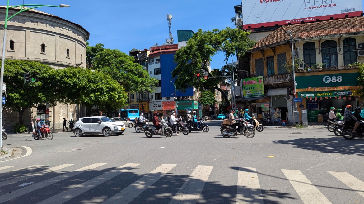 thoi tiet ngay 31 5 ha noi va bac bo nang nong, chieu toi de phong mua dong hinh anh 1