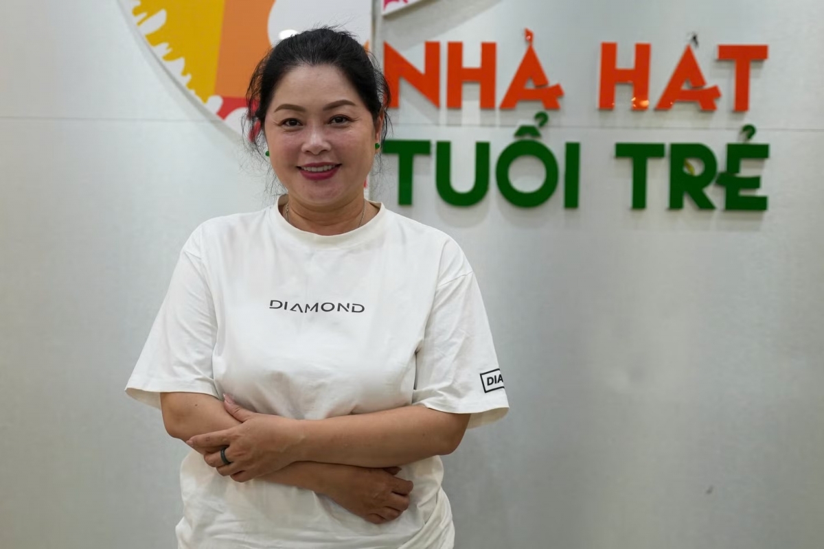 nghe si thanh tu ly hon, ung thu di can va 10 lan len ban mo hinh anh 3