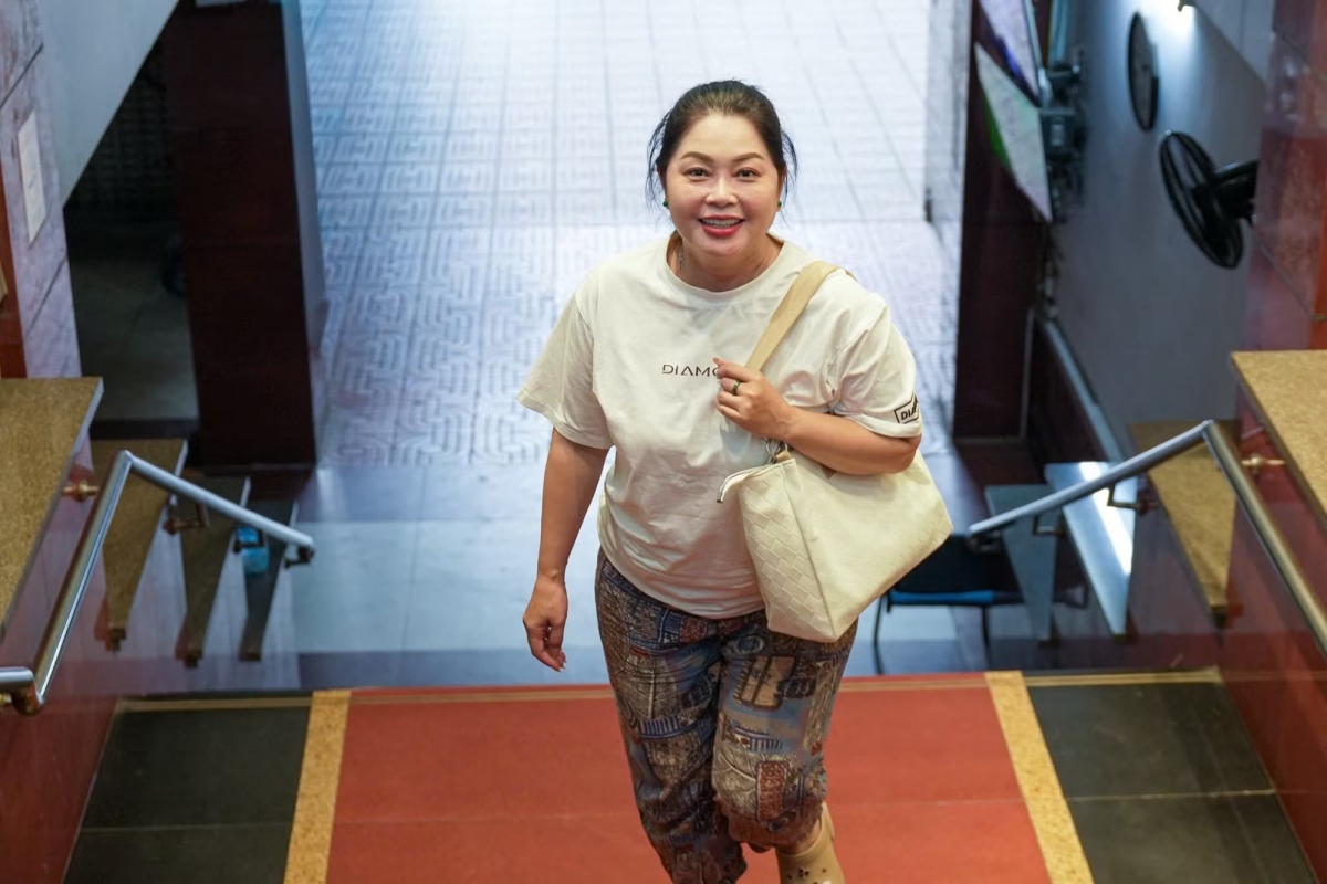 nghe si thanh tu ly hon, ung thu di can va 10 lan len ban mo hinh anh 1