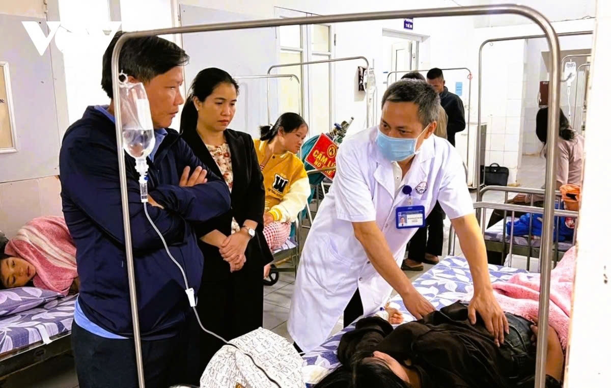 them vu nghi ngo doc tap the do banh mi, bo y te yeu cau dieu tra nguyen nhan hinh anh 1