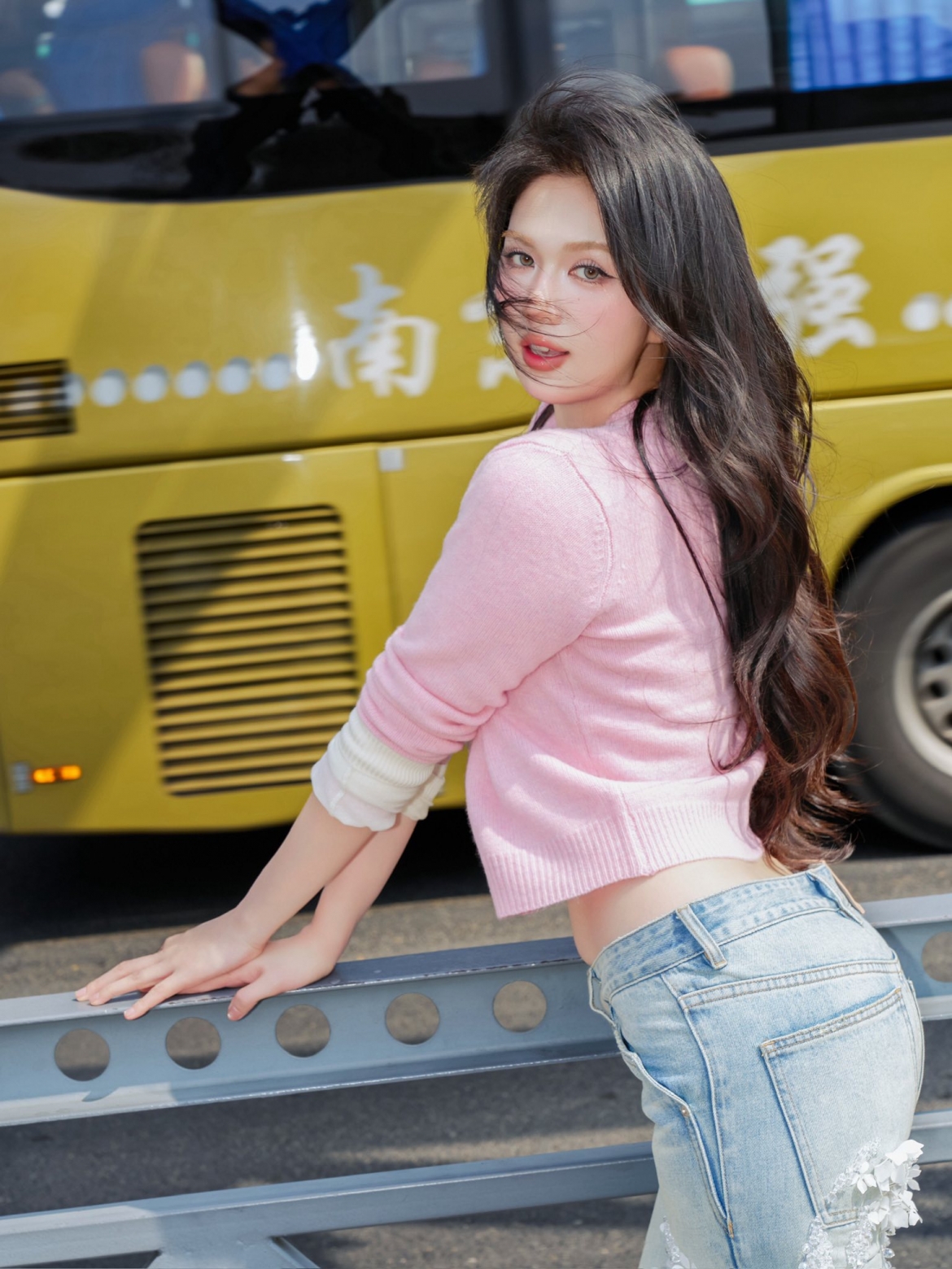 sao viet 18 5 van mai huong khoe anh cuc cuon, dan mang bat cuoi vi caption hinh anh 4