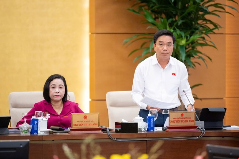 cai gi cung den cap xa, can chinh sach cho can bo phu hop hon hinh anh 1