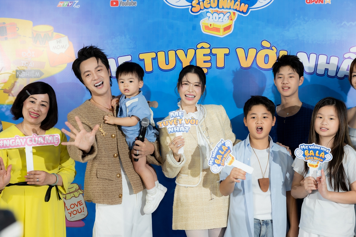 Dang khoi thua nhan luy gia dinh , he lo cuoc song vien man ben vo con hinh anh 3