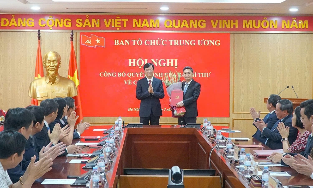 Ong ha minh hai giu chuc pho truong ban to chuc trung uong hinh anh 1