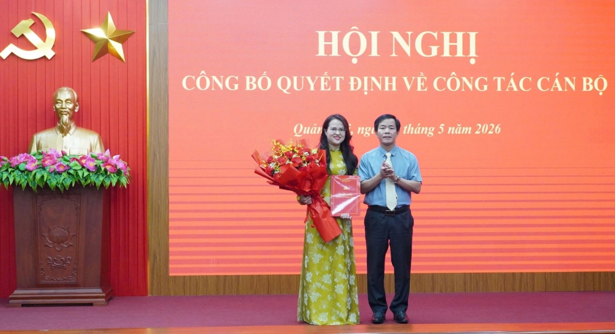 quang tri cong bo cac quyet dinh ve cong tac can bo hinh anh 2