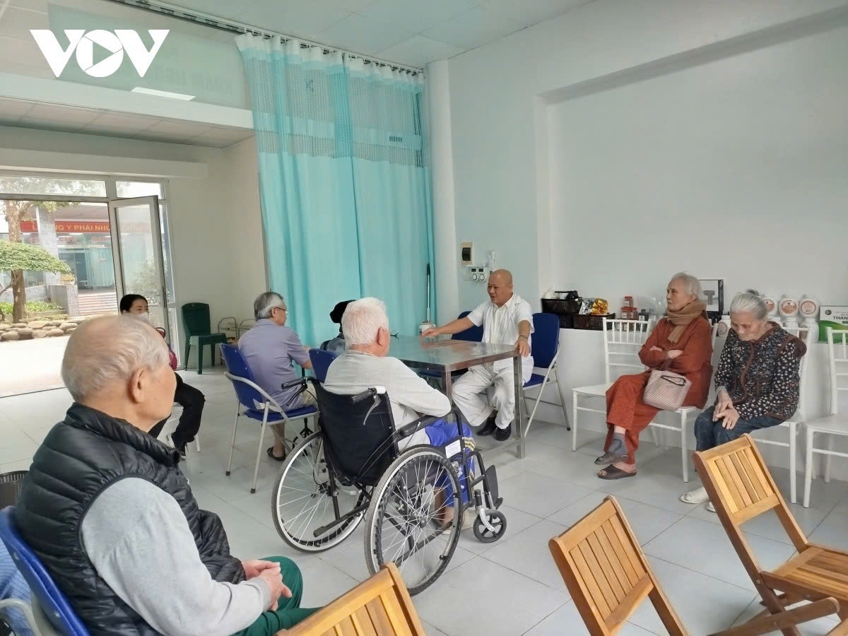 vietnam faces population aging challenge as birth rate falls below replacement level picture 2