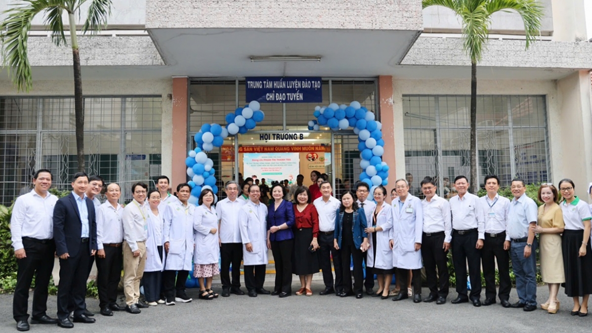 pho thu tuong pham thi thanh tra tham benh nhi ung thu tai benh vien nhi dong 2 hinh anh 8