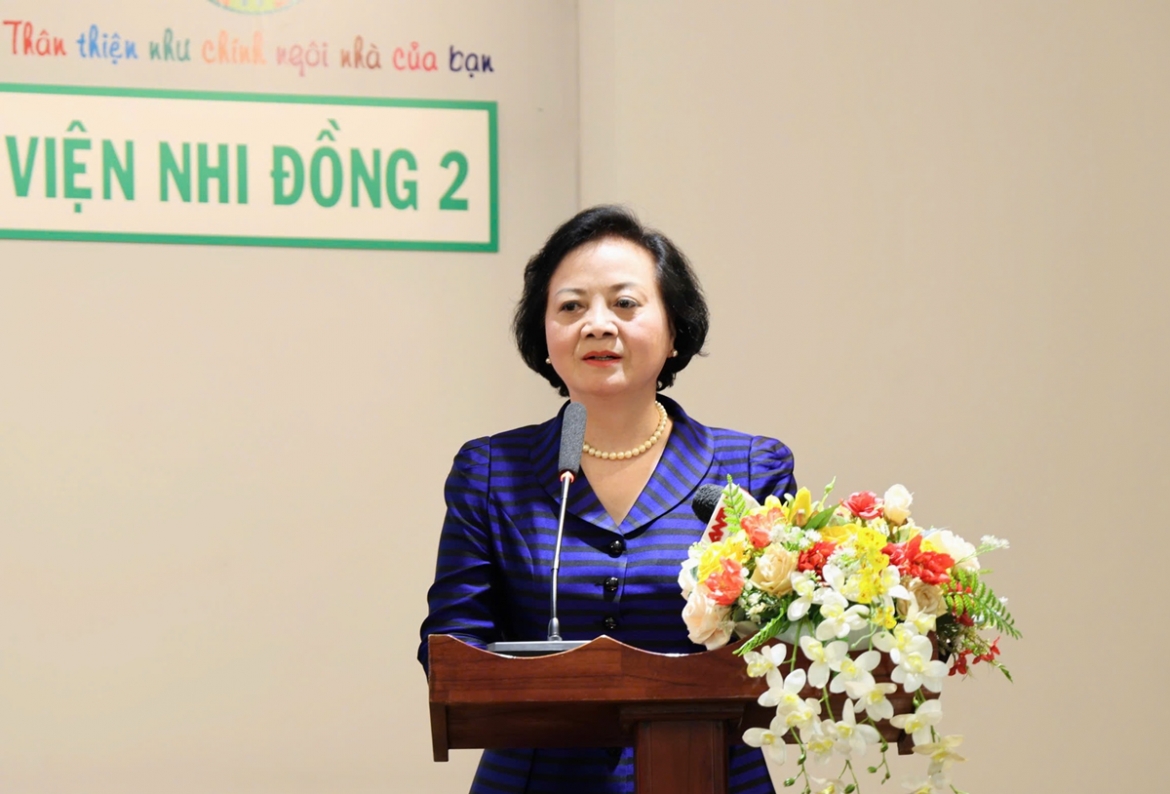 pho thu tuong pham thi thanh tra tham benh nhi ung thu tai benh vien nhi dong 2 hinh anh 2
