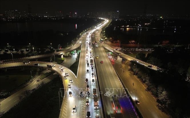 nguoi dan tro lai ha noi, un tac keo dai trong dem tren cao toc phap van - cau gie hinh anh 4