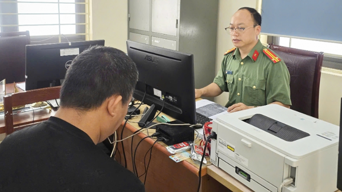 Dang tin xuc pham, linh phat 5 trieu dong hinh anh 1