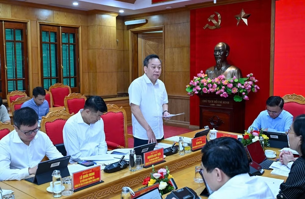 Dang bo cac co quan Dang tU chuyen doi so, huong toi kiem tra tren du lieu hinh anh 1