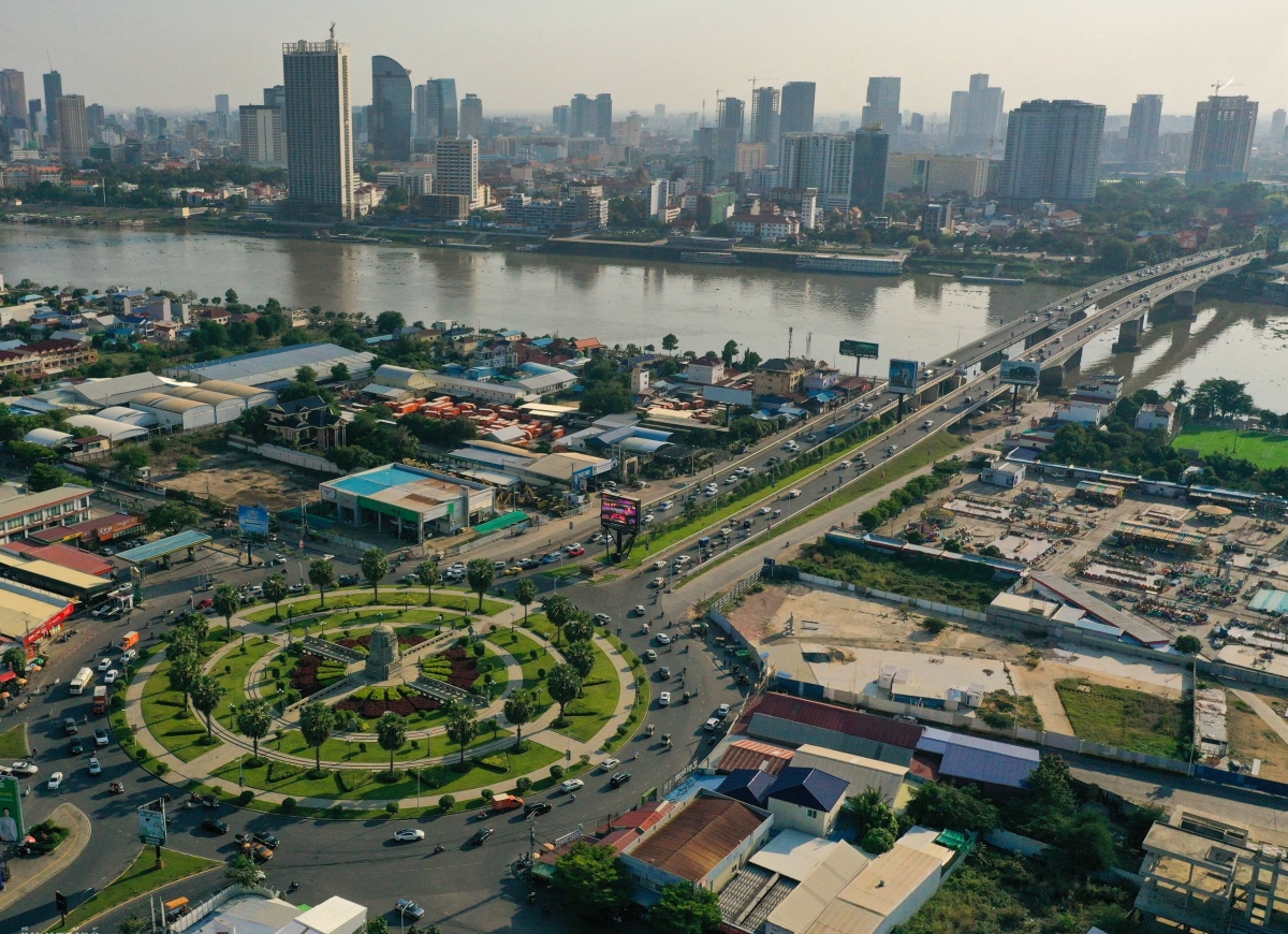 wb phe duyet 300 trieu usd giup campuchia but pha ha tang giao thong va logistics hinh anh 1
