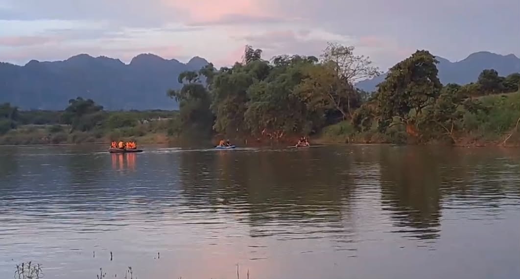 tam song boi, 2 hoc sinh bi duoi nuoc, 1 em tu vong hinh anh 2