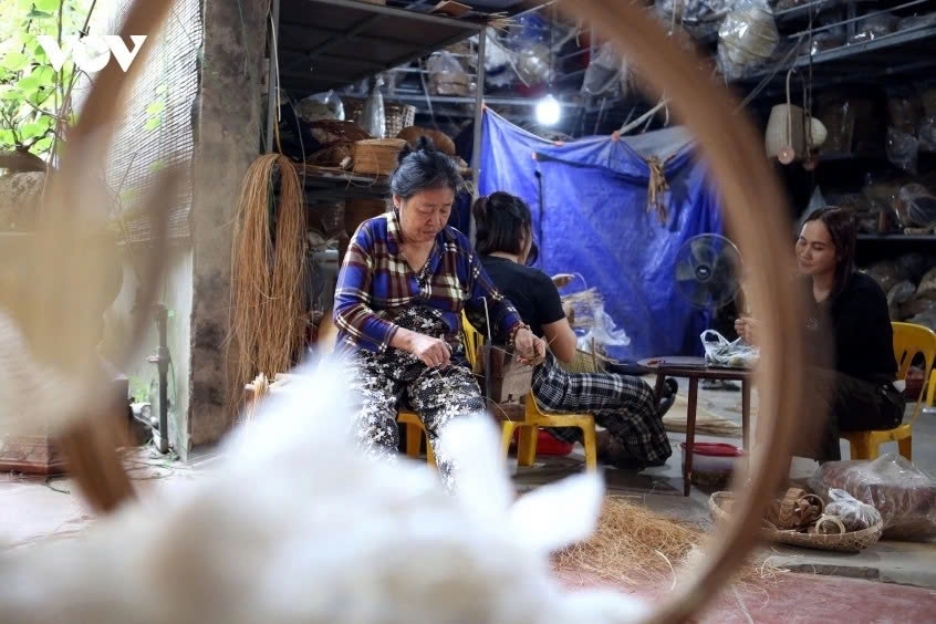 hanoi craft village busy for bamboo and rattan export orders picture 1