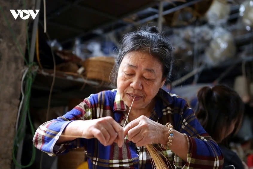 hanoi craft village busy for bamboo and rattan export orders picture 2
