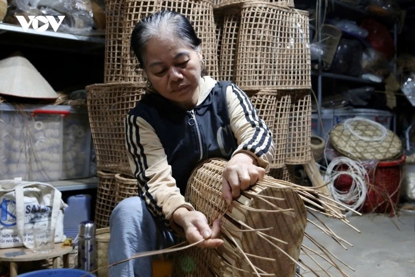 hanoi craft village busy for bamboo and rattan export orders picture 3