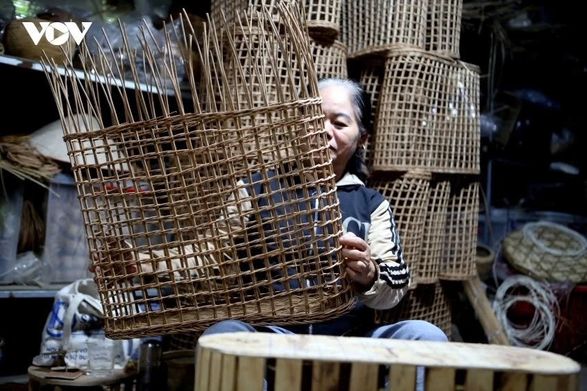 hanoi craft village busy for bamboo and rattan export orders picture 4