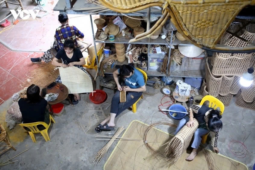 hanoi craft village busy for bamboo and rattan export orders picture 7