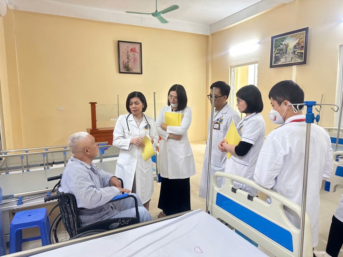 so nga, ngai van dong vong xoan nguy hiem o nguoi cao tuoi hinh anh 1