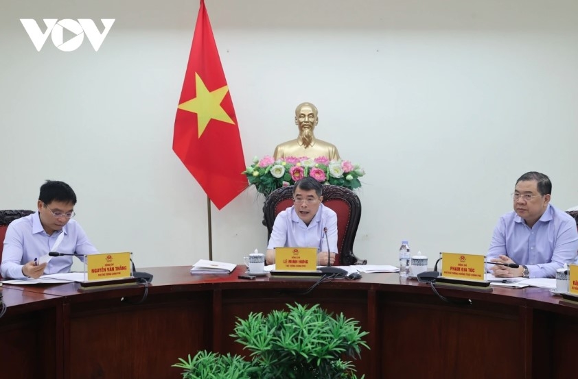 pm urges focus on inflation risks, public investment at cabinet meeting picture 2