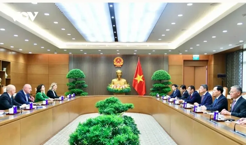 prime minister le minh hung receives croatian fm in hanoi picture 1