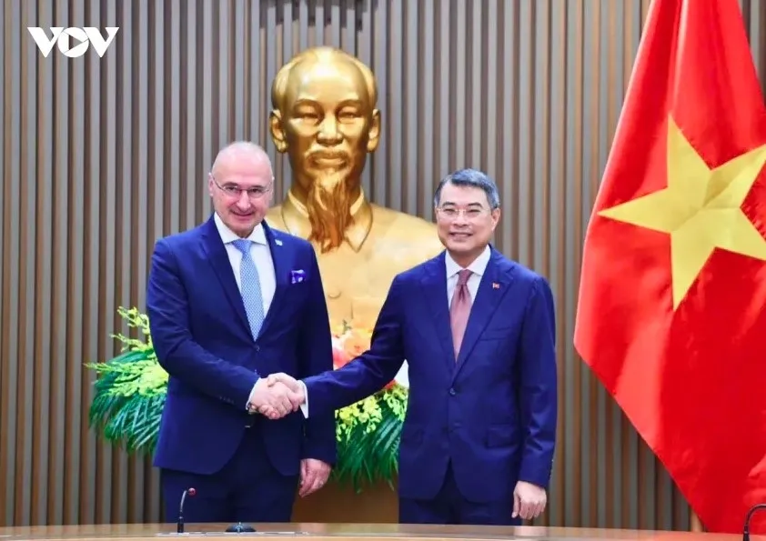 prime minister le minh hung receives croatian fm in hanoi picture 2