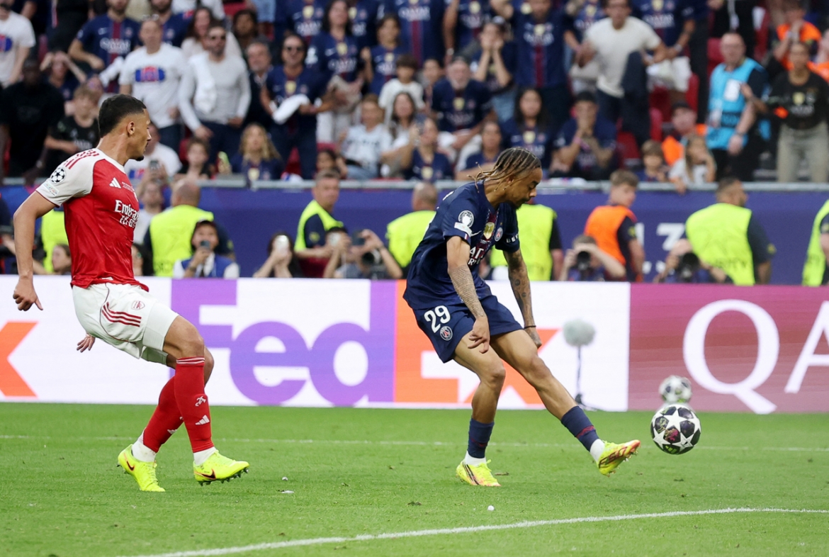 vuot qua arsenal tren loat luan luu, psg vo dich cup c1 chau Au mua giai 2025 26 hinh anh 82
