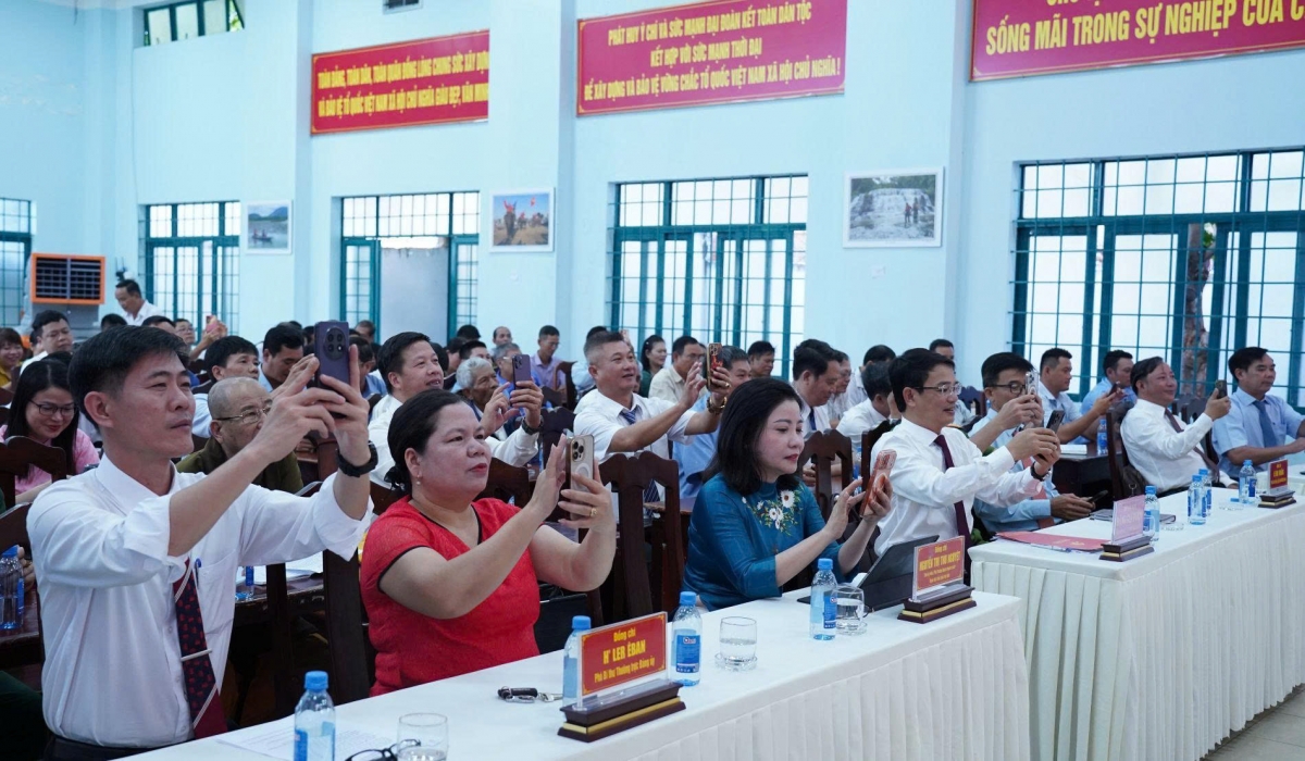 mot phuong o Dak lak phat dong viec pho, viec lang, dat vang cung hien hinh anh 3