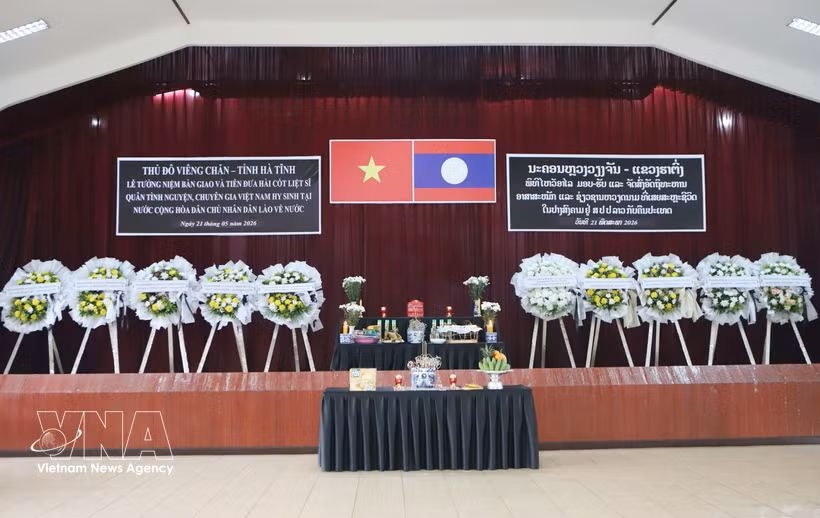 remains of vietnamese volunteers, experts repatriated from laos picture 1