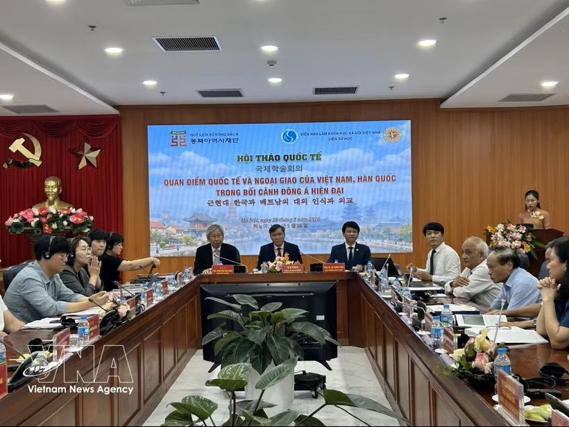 vietnam, rok scholars discuss diplomatic perspectives amid modern east asia picture 1