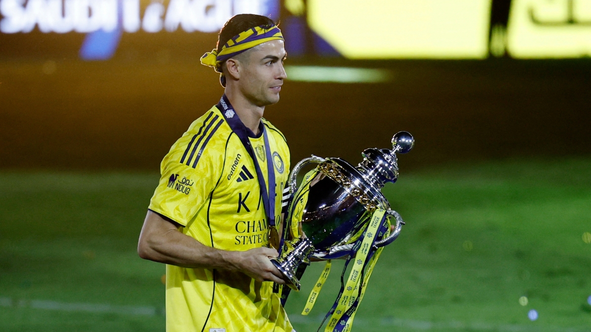 vo dich cung al nassr, ronaldo de vuot mat danh hieu vua pha luoi hinh anh 1