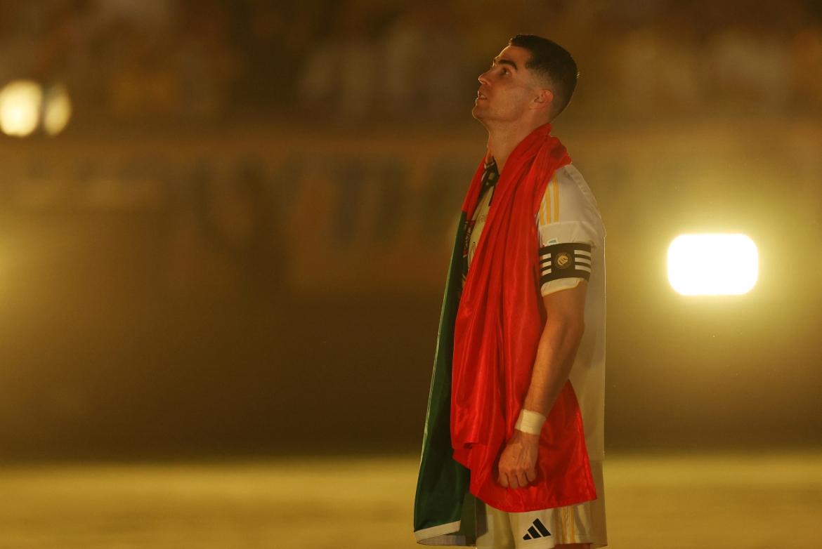 ronaldo toa sang lap cu dup giup al nassr vo dich saudi pro league hinh anh 4
