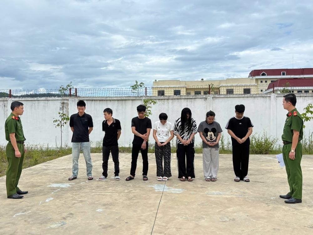 triet pha duong day rua tien hon 50 ty dong qua tien ao, su dung ma tuy lien tinh hinh anh 5