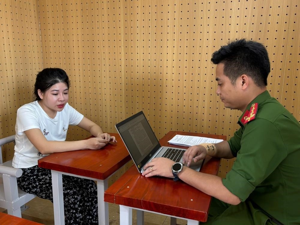 triet pha duong day rua tien hon 50 ty dong qua tien ao, su dung ma tuy lien tinh hinh anh 3