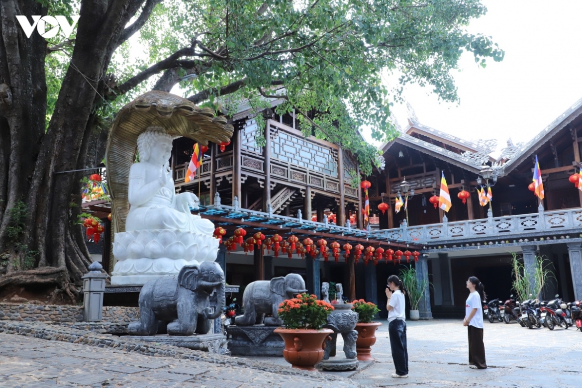 inside sac tu khai doan, last pagoda to receive imperial decree from nguyen dynasty picture 4