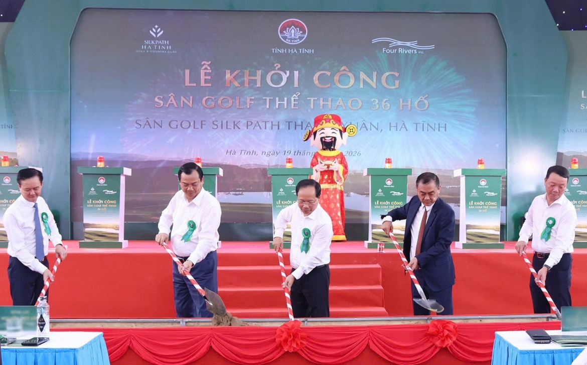 ha tinh dau tu 1.800 ty dong xay san golf 36 ho thuc day du lich cao cap hinh anh 2
