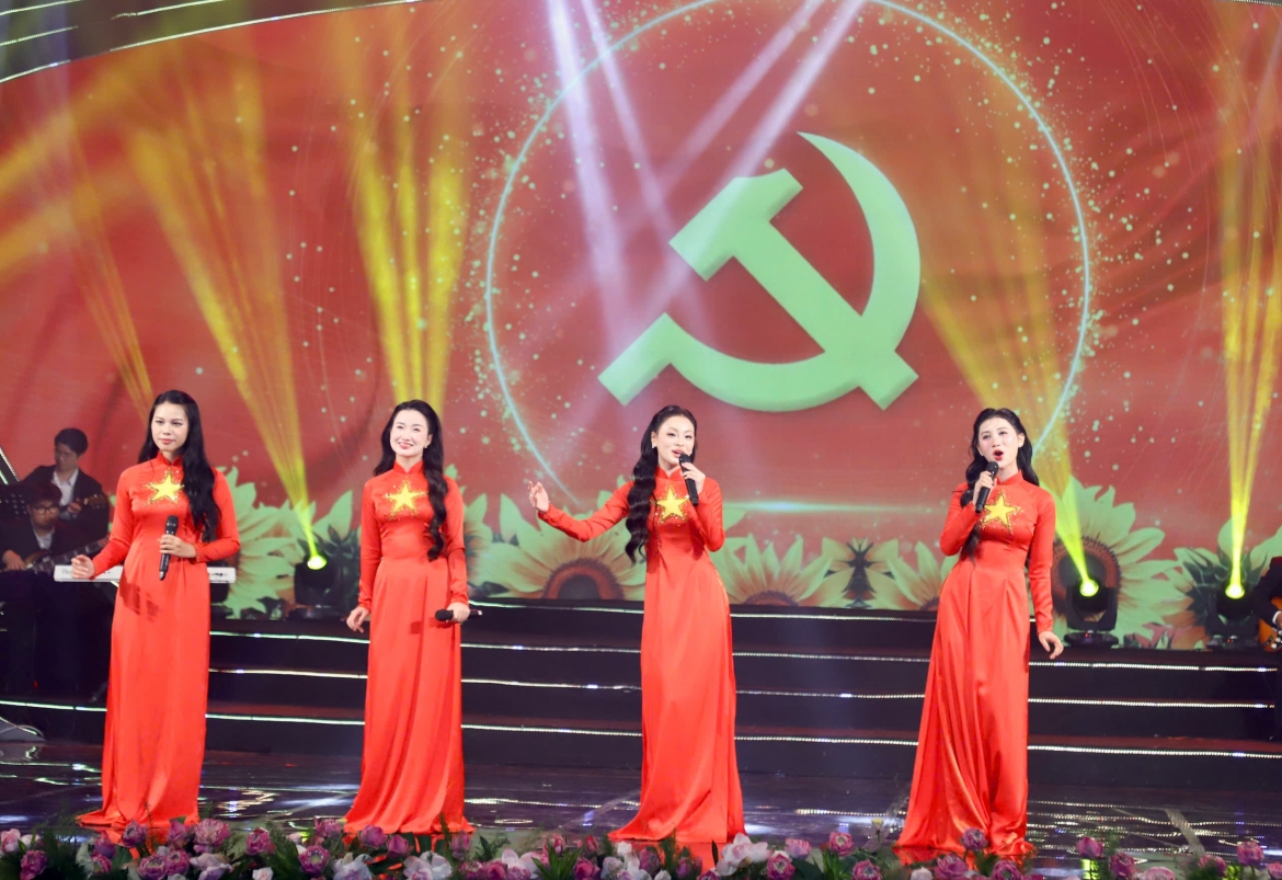  sang mai ten nguoi khac hoa hanh trinh cach mang cua chu tich ho chi minh hinh anh 8
