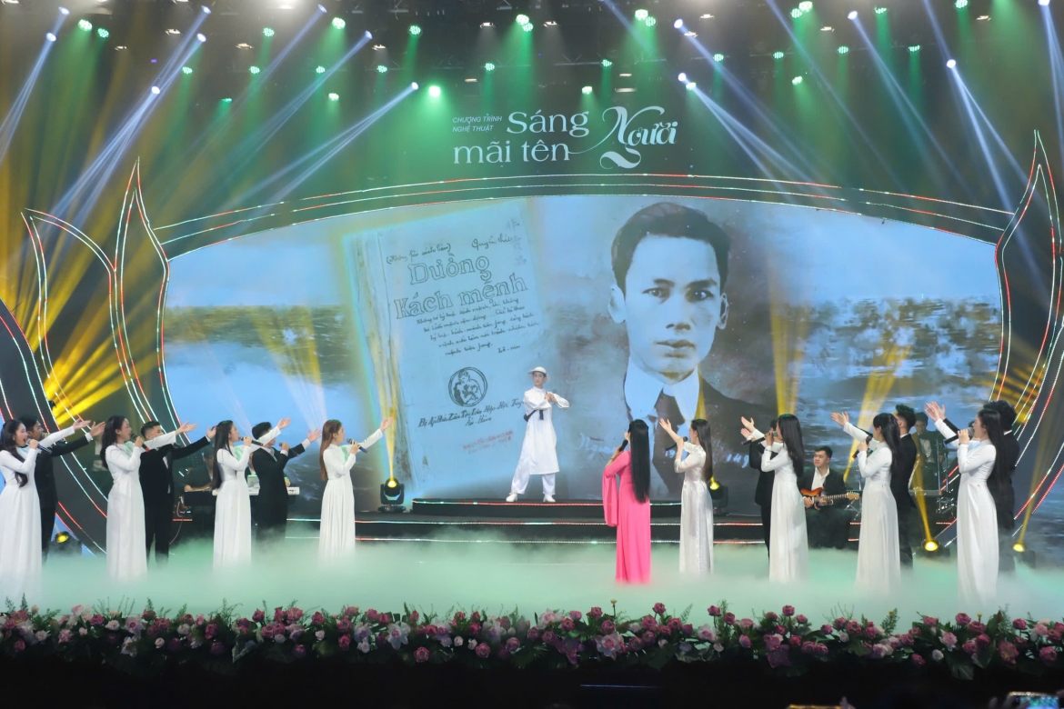  sang mai ten nguoi khac hoa hanh trinh cach mang cua chu tich ho chi minh hinh anh 7